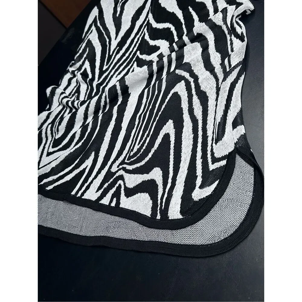 Chico’s Bold Black & White Zebra Print Tunic Sweater Size 3/US Size XL